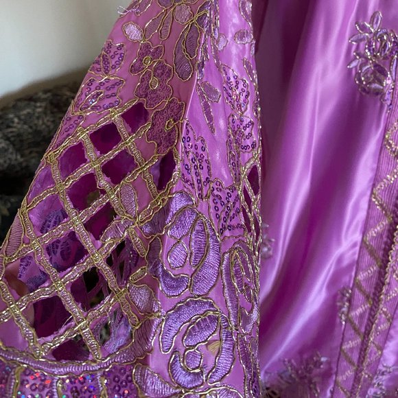 TRADITIONAL WEDDING KAFTAN WITH SCARF/COSPLAY/HALLOWEEN - Picture 9 of 10